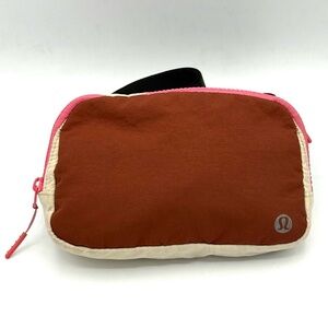Lululemon Everywhere Bag 1L Dark Terracotta / White Opal / Pink - Authentic